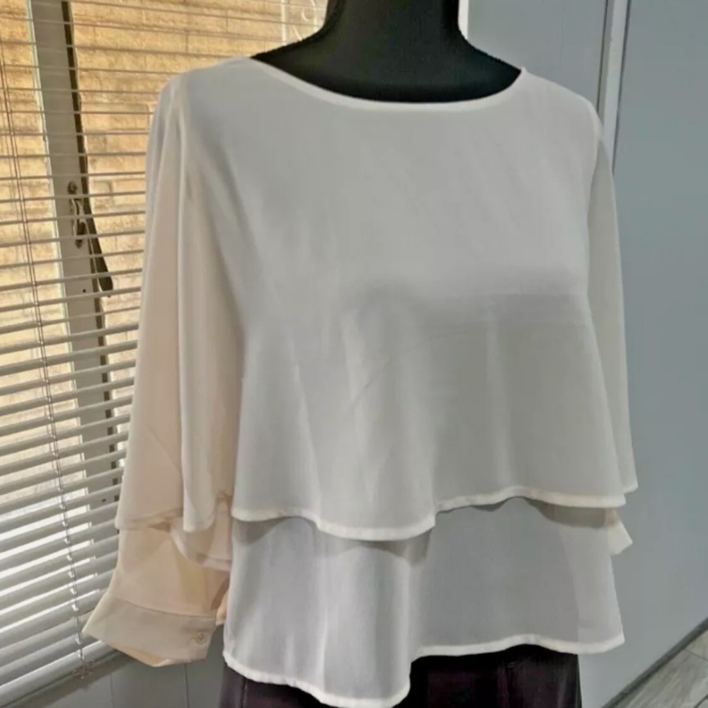 Elegant Cream Women's Top - Picture 3 of 6